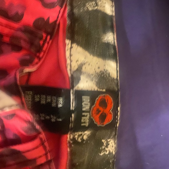 Iron fist - Picture 4 of 4